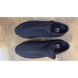 Women's iRi Black Slip-On shors US 6